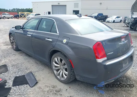 2018 Chrysler 300 Limited z USA, uszkodzony, nr VIN 2C3CCAEG3JH319779
